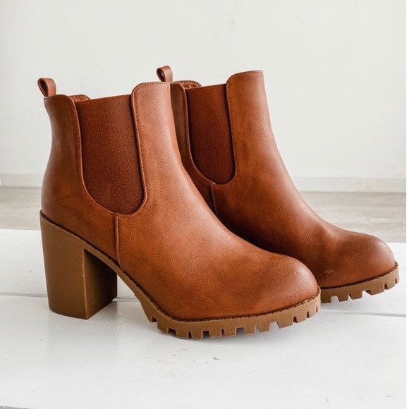 5⭐️ /HOWLER/ Tank Chunky Heel Lug Boot - Picture 4 of 11